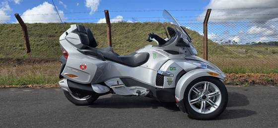CAN-AM SPYDER RT-S 